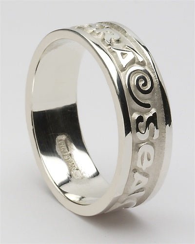 Retired Ladies Celtic Wedding Rings LS-WED253 - Claddagh Ring